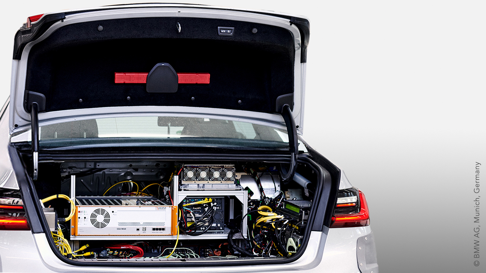 Data logger CCA 9010 from ViGEM in the trunk of a test vehicle